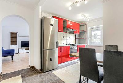 Apartament cu 3 camere decomandat în Exterior Vest