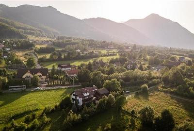 FILM! Investitie 2 in 1:Unitati independente +domeniu 1.742mp,aria Bran,Tohanita - 54