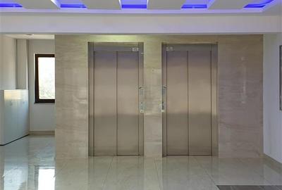 Apartament cu 4 camere decomandat, mobilat în Tractorul - 8