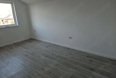 Casă cu 2 camere cu Teren 250 Mp în Giarmata - 6