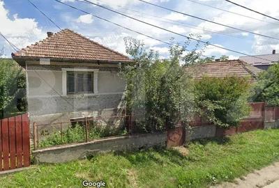 Casa demolabila cu teren 1500 mp, front 37 ml zona centrala - 2