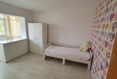Apartament cu 3 camere decomandat în 1 Mai - 7