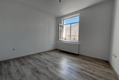 Casă cu 4 camere în Central - 3