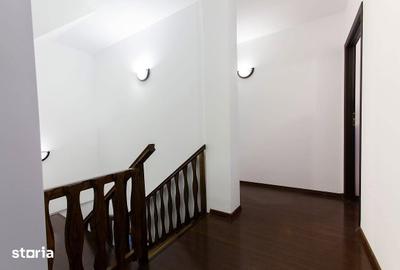 Casă cu 3 camere cu Teren 450 Mp în Bran - 10
