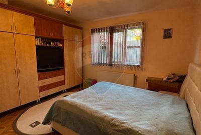 Casă cu 3 camere cu Teren 195 Mp în Central - 2