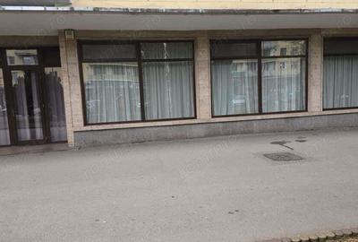 Inchiriez spatiu comercial in Deva, zona 1 Decembrie (Ultracentral), suprafata utila 120 mp, - 1