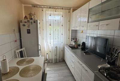 Apartament cu 3 camere semidecomandat în Calea București - 4
