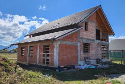 Casă individuală cu 5 camere cu Canalizare în Sânpetru - 4