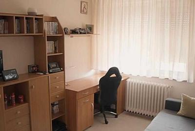 Apartament cu 3 camere, decomandat, etaj 9/10, zona Podu Ros - 2