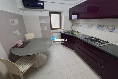 Apartament cu 3 camere decomandat în Podu Roș - 2