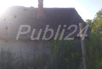 Casă cu 2 camere cu Teren 874 Mp în Covăsinț - 1