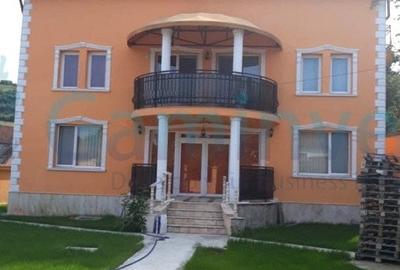 Casă individuală cu 11 camere cu Teren 781 Mp în Pietroasa - 1