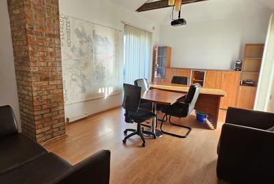 Casă cu 3 camere cu Teren 500 Mp în Central - 2