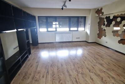 Apartament cu 4 camere în Victoriei - 15