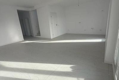 Casă cu 5 camere cu Teren 305 Mp în Remetea Mare - 2