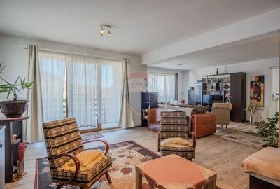 Casă individuală cu 8 camere cu Garaj în Colonia 1 Mai - 5