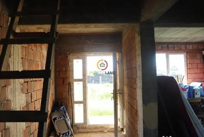 Casă cu 8 camere cu Teren 1352 Mp în Central - 3