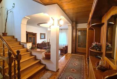 Casă cu 6 camere cu Teren 511 Mp în Central - 7