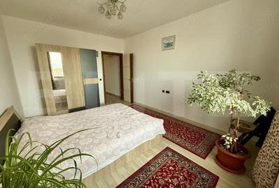 Apartament cu 2 camere decomandat în Tractorul - 10