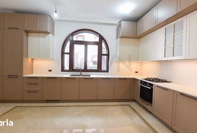 Casă cu 10 camere cu Teren 468 Mp în Cotroceni - 4
