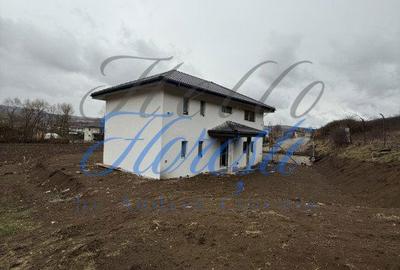 Casă cu 4 camere cu Teren 600 Mp în Gruia - 1