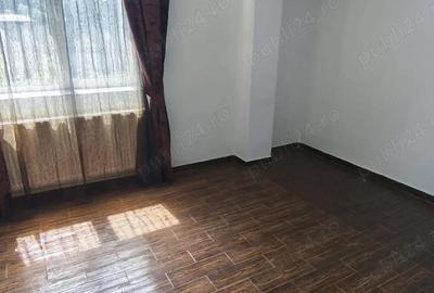 Spațiu comercial, de 100 mp, în CFR - 4