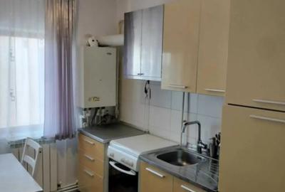 Apartament cu 3 camere semidecomandat în Central - 2