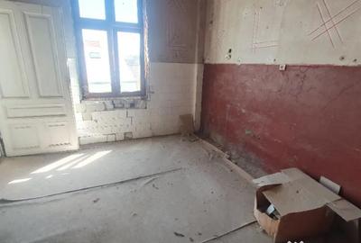 Apartament cu 5 camere semidecomandat în Central - 17