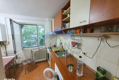 Apartament cu 2 camere semidecomandat, mobilat în Tătărași