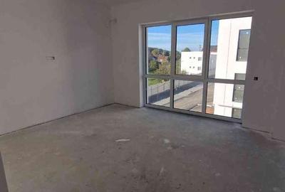 Apartament cu 3 camere în Sânmartin - 3