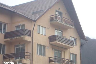 Apartament cu 4 camere semidecomandat în Central - 2