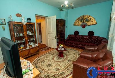 Casă cu 3 camere cu Teren 235 Mp în Central - 1