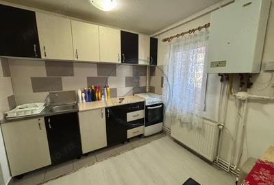 Apartament de vanzare, 2 camere, 50 mp, etaj 3, zona Independentei - 6