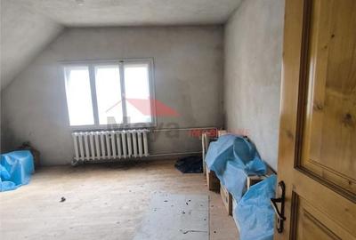 Casă cu 4 camere în Ștefan cel Mare - 12