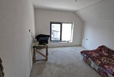 Casă cu 3 camere cu Teren 280 Mp în Berceni - 4