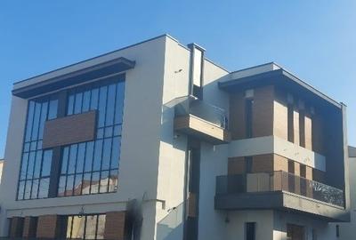 Spațiu comercial, de 520 mp, în Trocadero