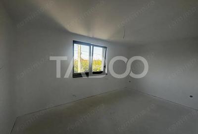 Casă cu 5 camere cu Canalizare în Terezian - 4