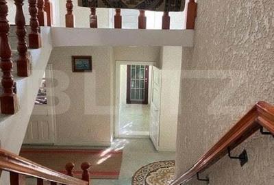Casă cu 4 camere cu Teren 2200 Mp în Central - 2