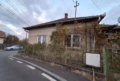 Casa individuala de vanzare cu livada si teren generos in Luna de Sus - 2