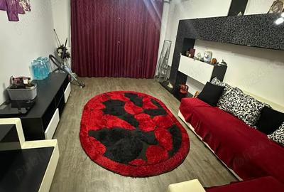 Inchiriez apartament 3 camere , parter langa biserica Sf.Mina