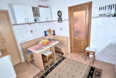 Apartament 3 camere, decomandat, Faleza Dunarii vedere Dunare - 4