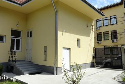 Casă cu 3 camere cu Teren 300 Mp în Central - 20