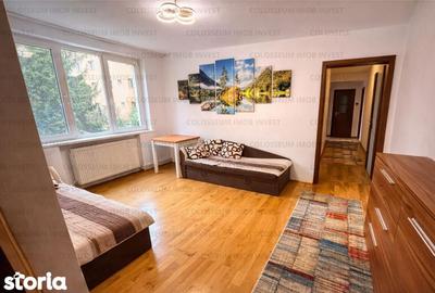 Apartament cu 4 camere decomandat în Centrul Civic - 2