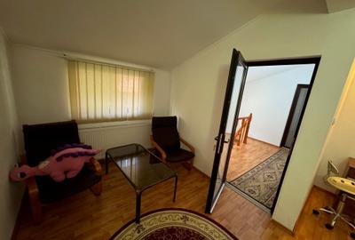 Casă individuală cu 8 camere cu Canalizare în Central - 18