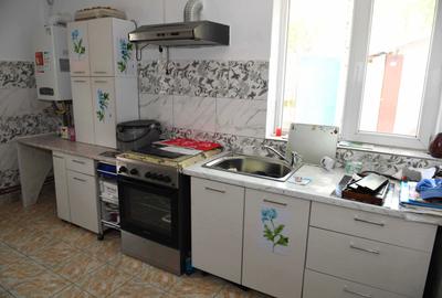Casă cu 3 camere decomandat în Mislea - 6