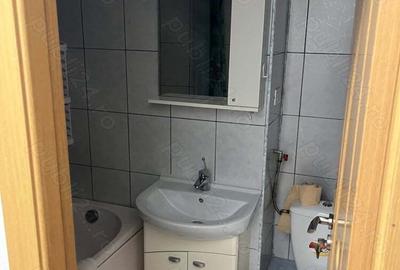 Inchiriez apartament - 2