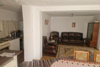Casă cu 4 camere în Deleni - 7