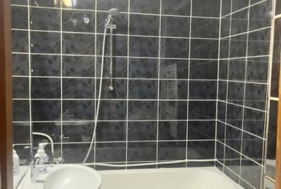 Apartament cu 3 camere decomandat în Siret - 2