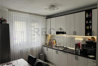Apartament cu 4 camere decomandat în Cantemir - 1