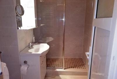 Apartament cu 2 camere decomandat în Republicii